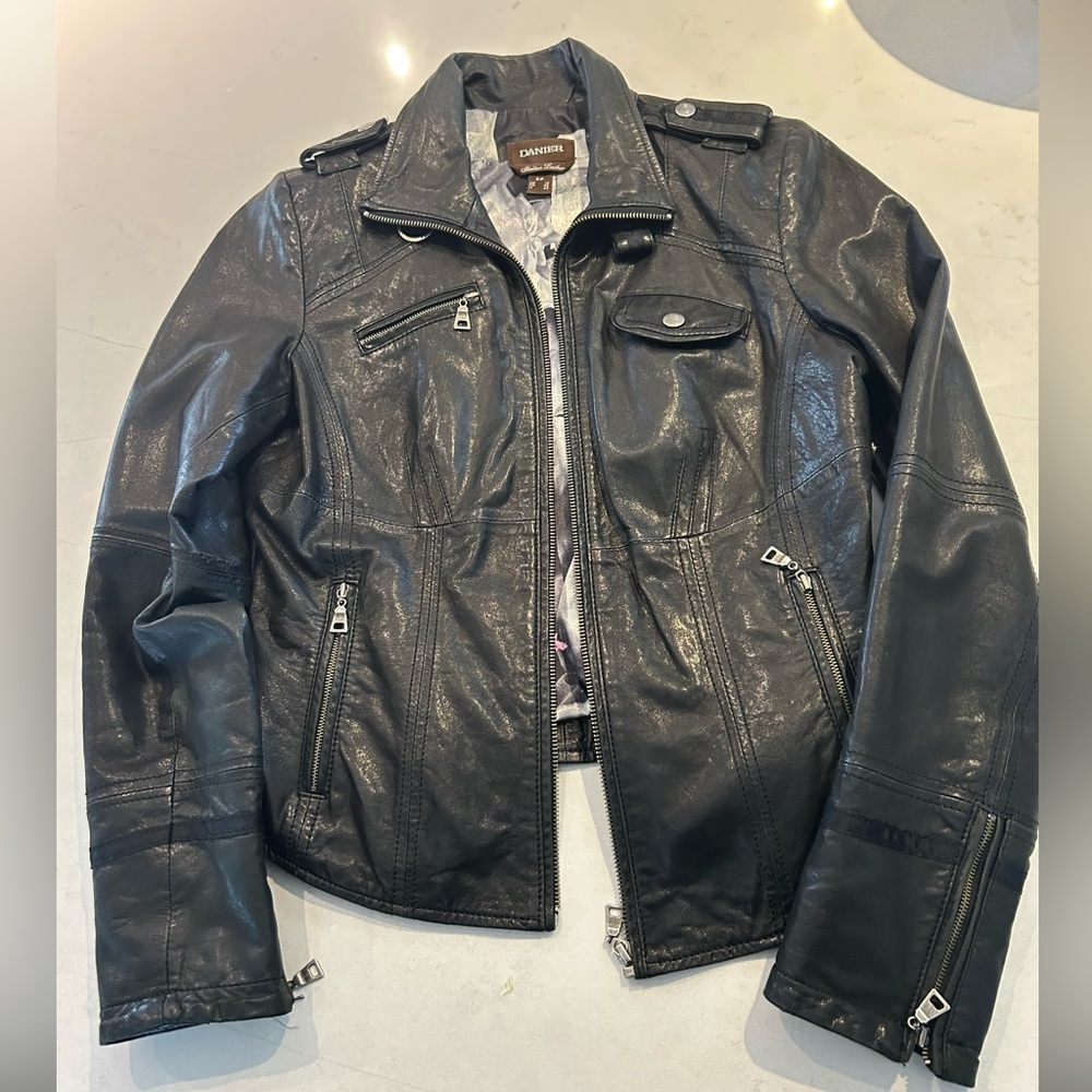 Dania Limited Edition Raphael women’s vintage leather motorcycle jacket (S)